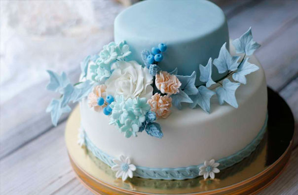 Двухярусный торт на свадьбу