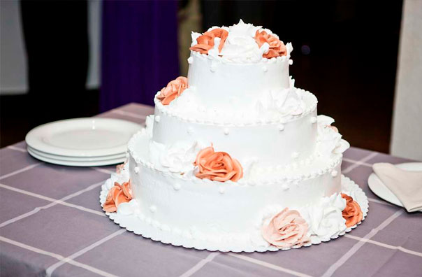 Трехярусные свадебные торты