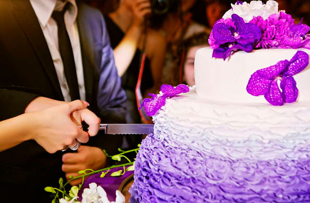 Свадебный торт сиреневого цвета