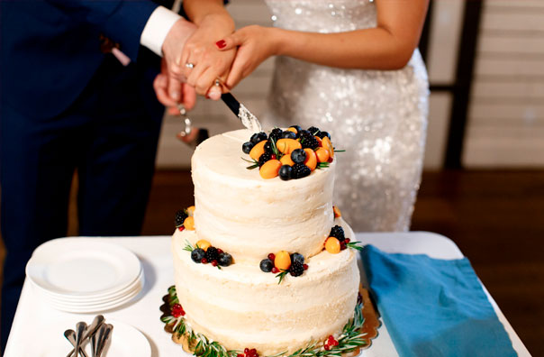Двухярусные свадебные торты